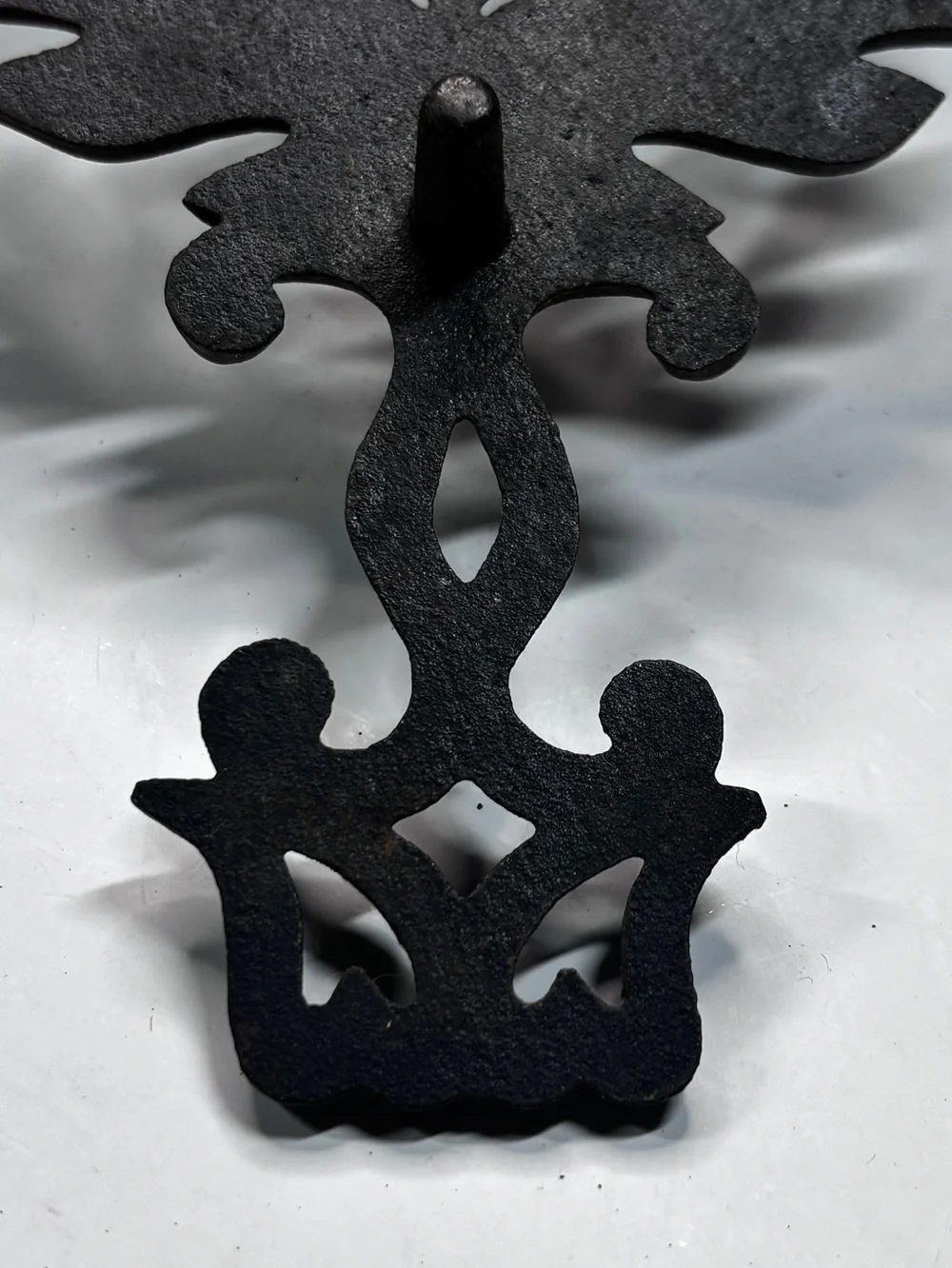 Vintage 1949 J.Z.H. Cast Iron Trivet Eagle & Heart Wreath Americana heart - Picture 5 of 10